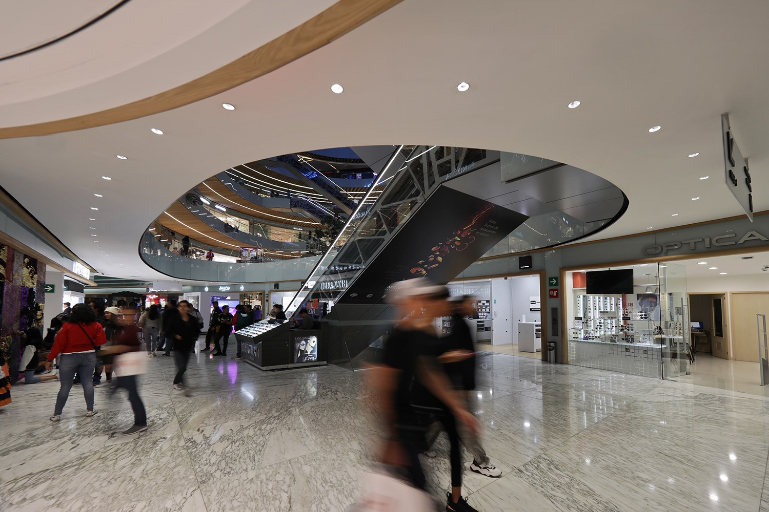 iGuzzini Trick lighting used at Manacar Tower, Mexico City, Mexico