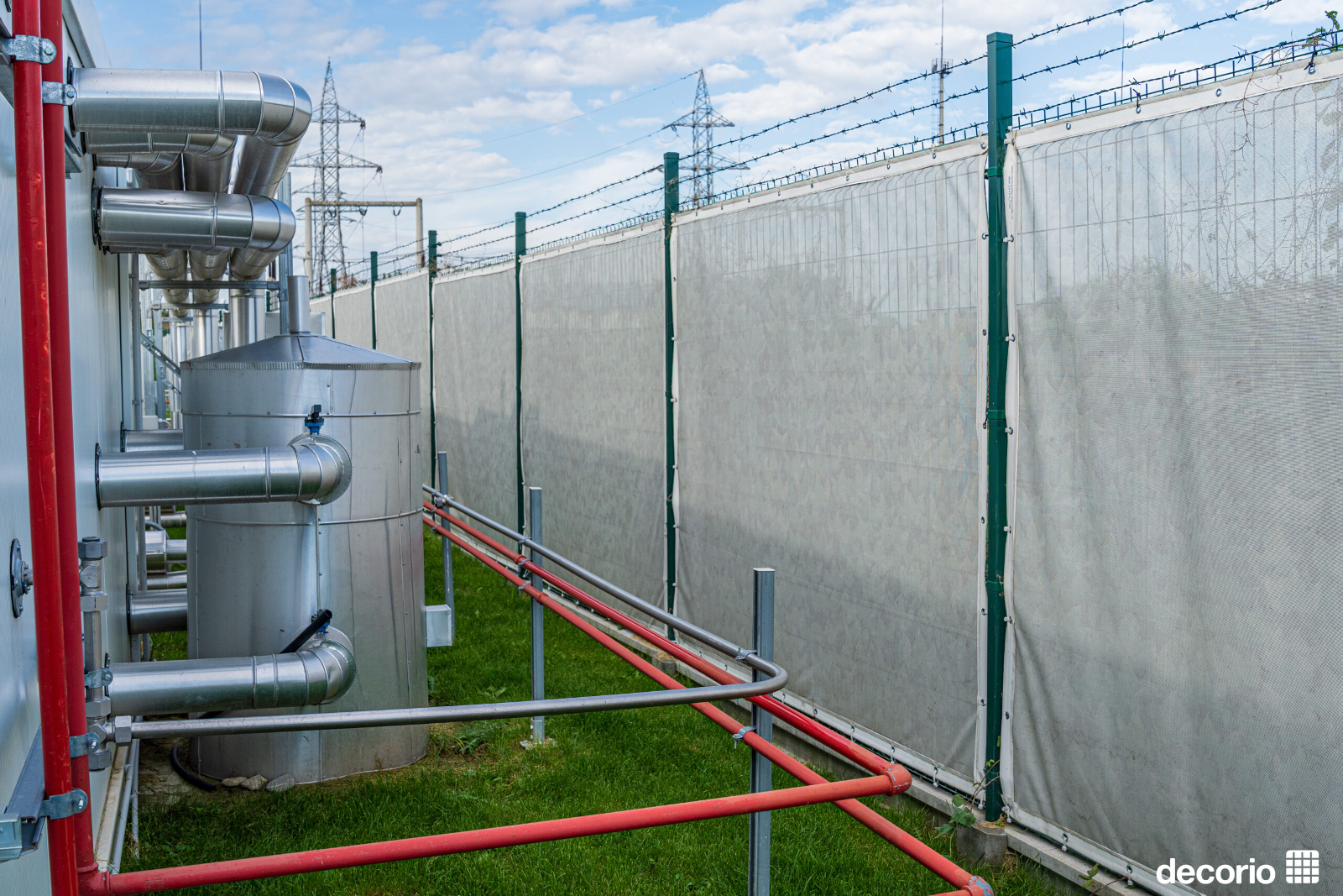 Imprejmuirea primei statii de stocare a energiei din Romania cu produse Decorio
