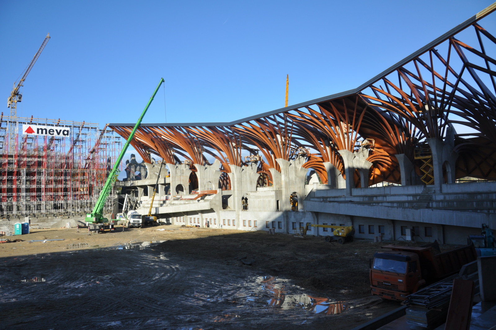 Extraordinary stadium design with MEVA flexible formwork solutions and optimised slab formwork design