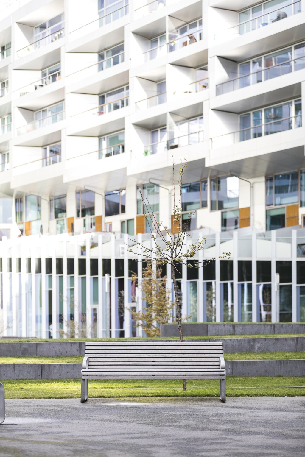 Bancile mmcité Portiqoa in complexul de locuinte 8 House, Copenhaga, Danemarca