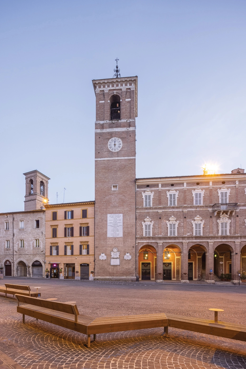 Piazza Del Comune, Piazza Padella, Woody