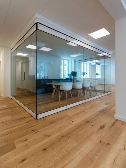 DEKO MV Glass movable glass wall at the new headquarters of Cryos International in Copenhagen