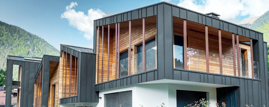 Chalets incorporate PREFALZ roof and façade in the Dolomites