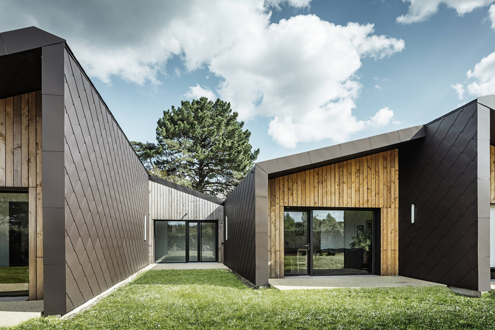 PREFA space for rhomboids: architecture for an active life in old age