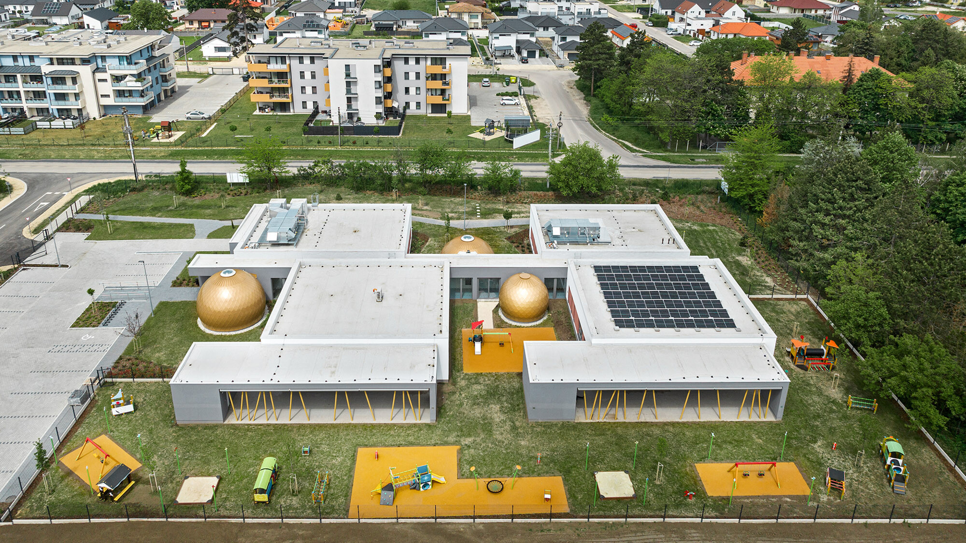PREFA Prefalz: The “golden spheres” of the new day nursery in Székesfehérvár, Hungary