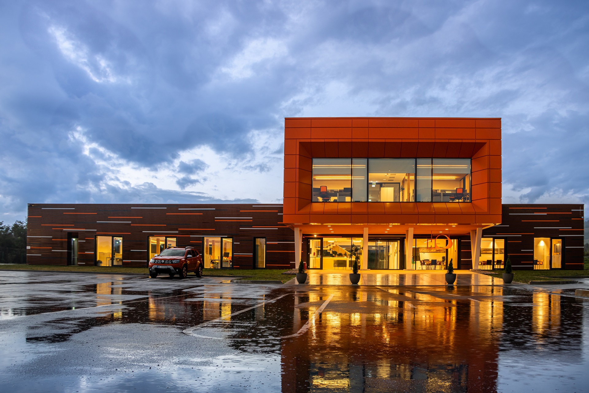 Solutii Saint-Gobain utilizate la cladirea de birouri nZEB OFFICE Comanesti