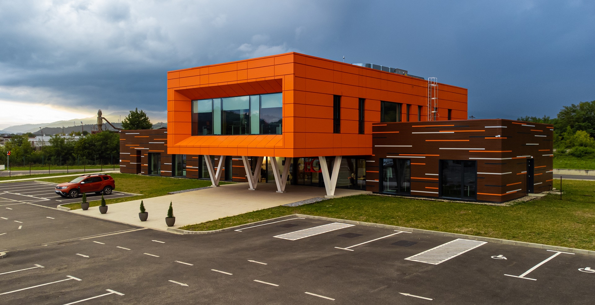 Solutii Saint-Gobain utilizate la cladirea de birouri nZEB OFFICE Comanesti