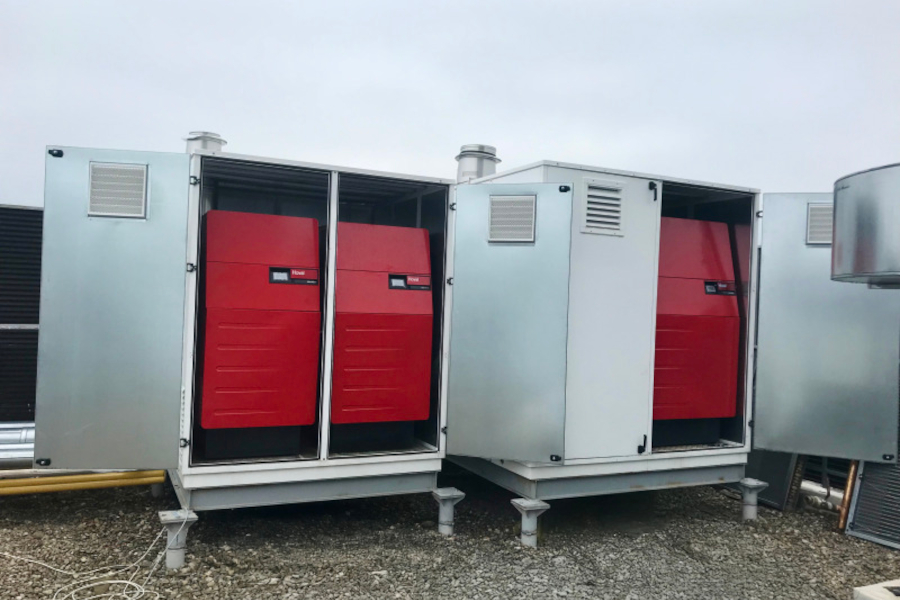Sistem de incalzire de la Hoval instalat la exterior pentru cladiri de birouri