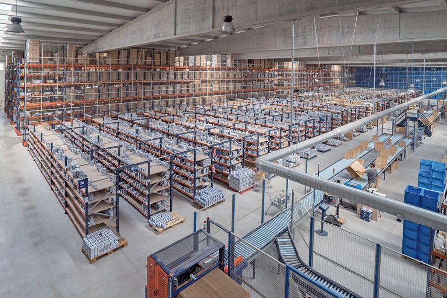 Sisteme de rafturi Mecalux in centrul logistic Cofan, Campo de Criptana, Spania