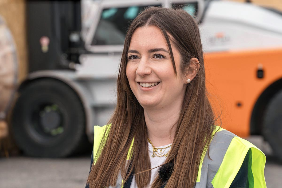 Stivuitorul de mare tonaj STILL RCD 160/1200 a intrunit toate conditiile la PTS Logistics GmbH - Vanessa Peters, membra a Consiliului de administratie al PTS Logistics