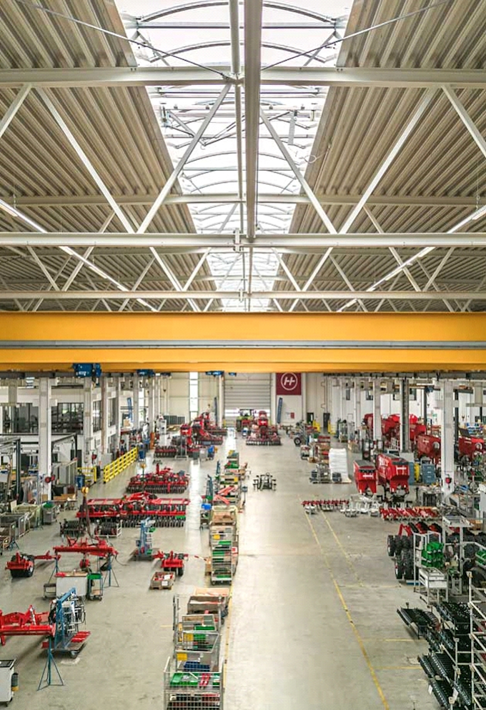 Studiu de caz VELUX Commercial: Noua hala de productie utilaje agricole HORSCH din Ronneburg, Germania