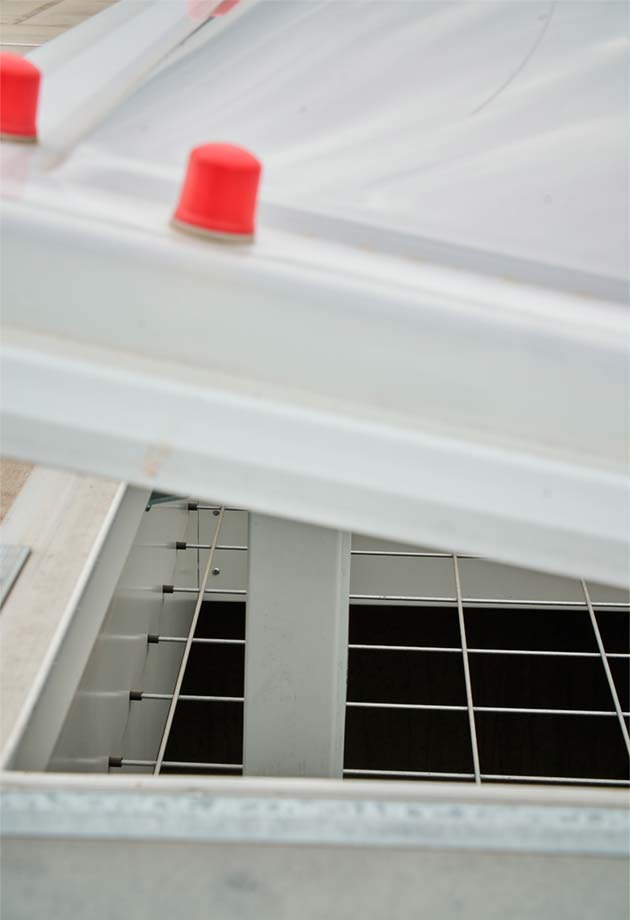 Luminatoare continue si cupole luminatoare multifunctionale VELUX Commercial