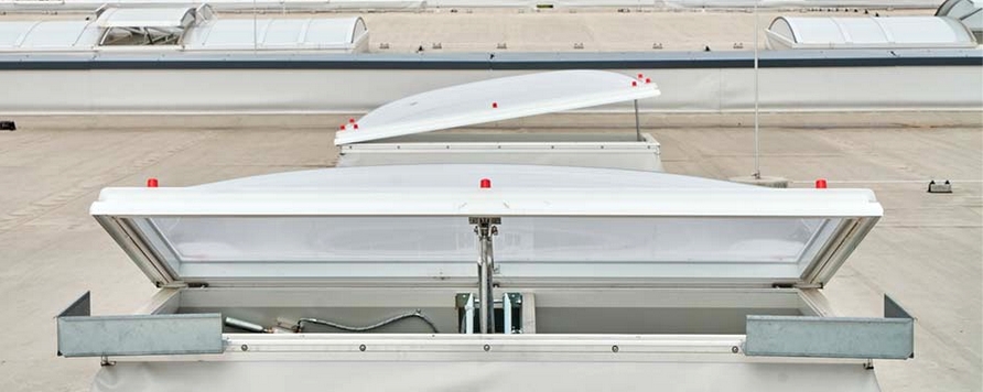 Luminatoare continue si cupole luminatoare multifunctionale VELUX Commercial