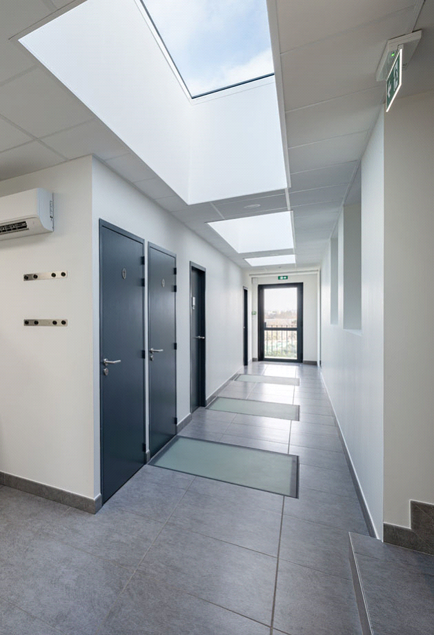Solutii VELUX Commercial cu ajutorul luminatorului VELUX Modular Rooflights