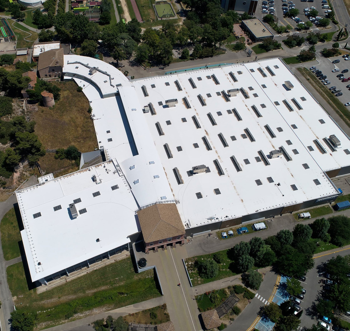 RENOLIT ALKORBRIGHT membrane pentru acoperisuri - Commercial building - France