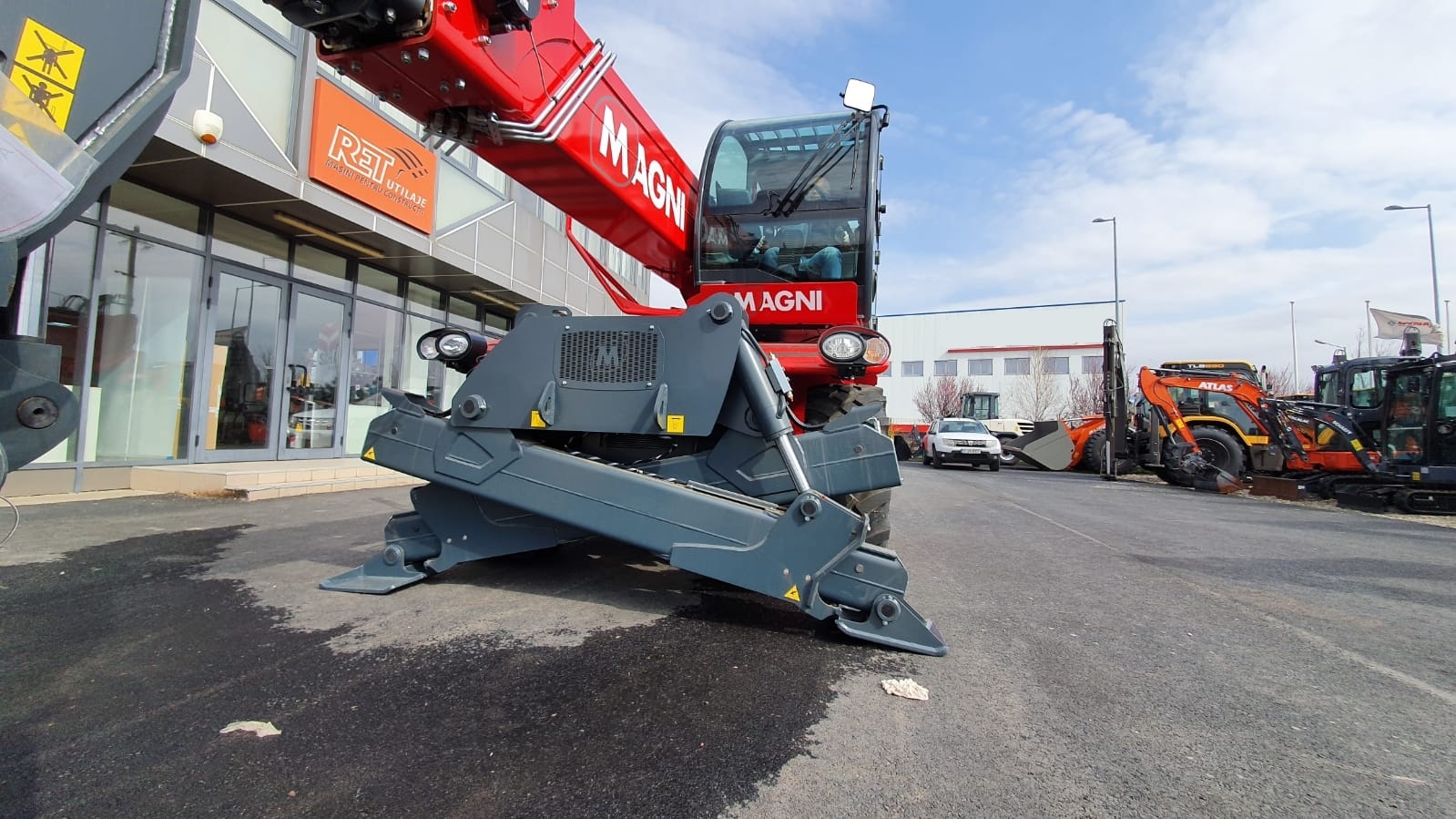 Manipulator telescopic rotativ Magni RTH 6.25 Proidea