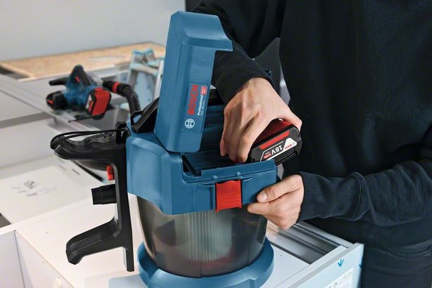 Aspirator profesional Bosch GAS 18V-10 L, cu acumulator