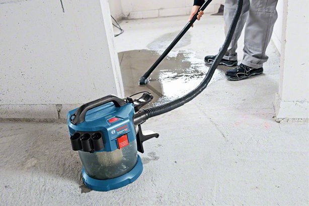 Aspirator profesional Bosch GAS 18V-10 L, cu acumulator