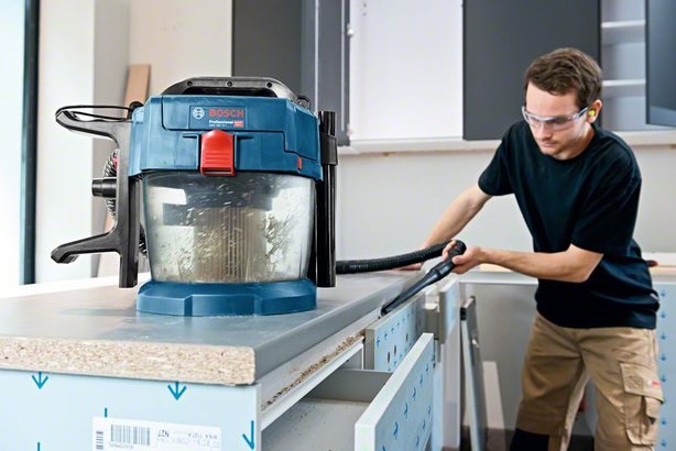 Aspirator profesional Bosch GAS 18V-10 L, cu acumulator