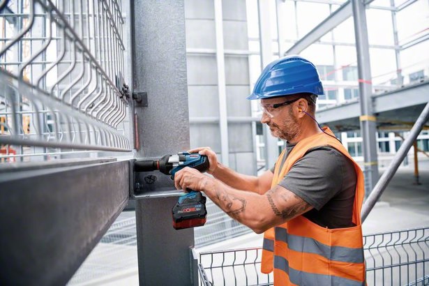 Surubelnita cu impact Bosch GDS 18V-1050 H, cu acumulator