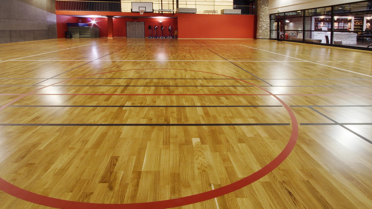 Pardoseli sportive din lemn elastice in arie Tarkett Multiflex M