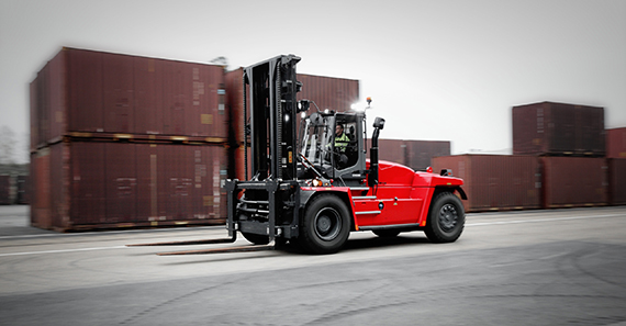 Stivuitoare Kalmar Heavy: capacitate 18-52 tone 