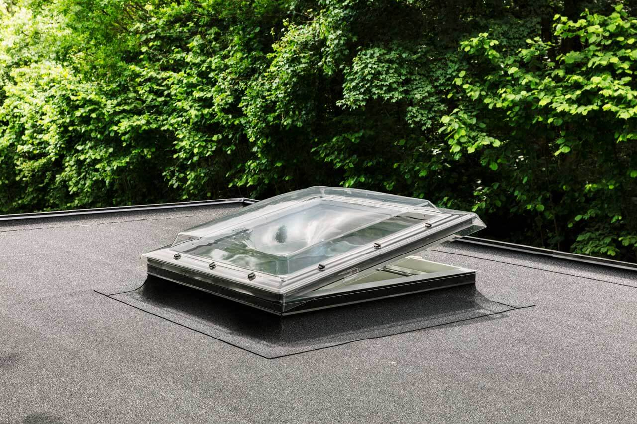 CFP, CVP, ISD - Fereastra VELUX cu cupola acrilica pentru acoperis terasa